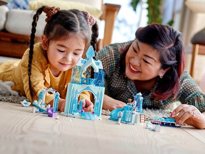 Конструктор LEGO Disney Princess Зимова казка Анни і Ельзи 43194 фото