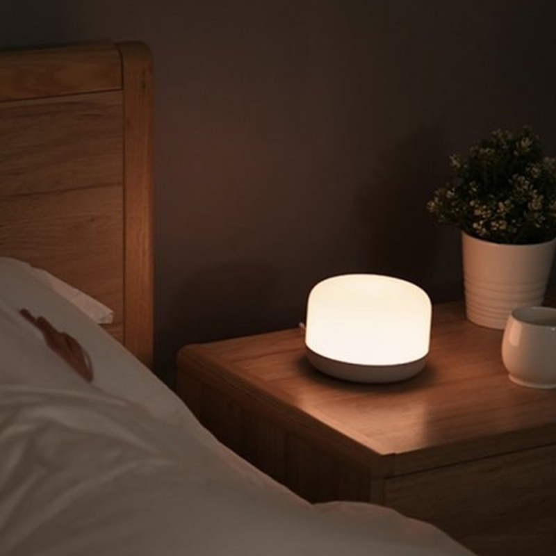 Настольная смарт-лампа Yeelight LED Bedside Lamp D2 фото