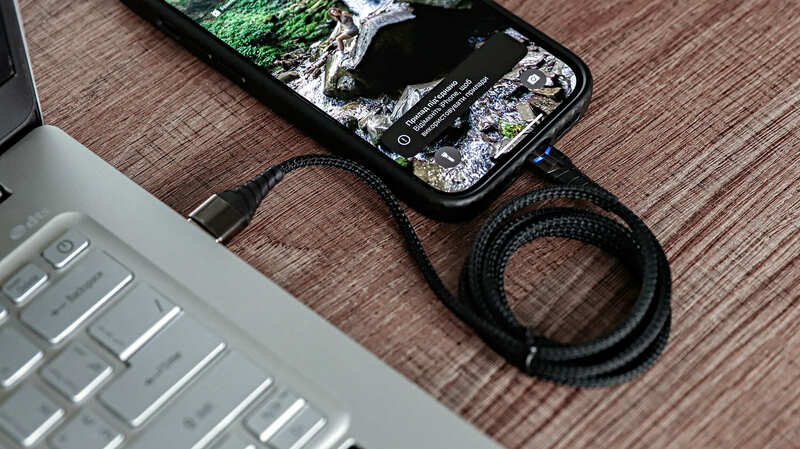 Кабель USB - Lightning Q.Energy 1.2m LED (Black) фото