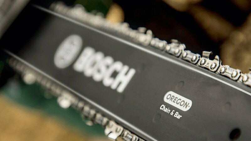 Пила ланцюгова електрична Bosch UniversalChain 40, 1800Вт, 40см, 220, 4,3кг (0.600.8B8.402) - фото - №8