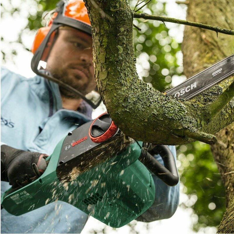 Пила ланцюгова електрична Bosch UniversalChain 40, 1800Вт, 40см, 220, 4,3кг (0.600.8B8.402) - фото - №10