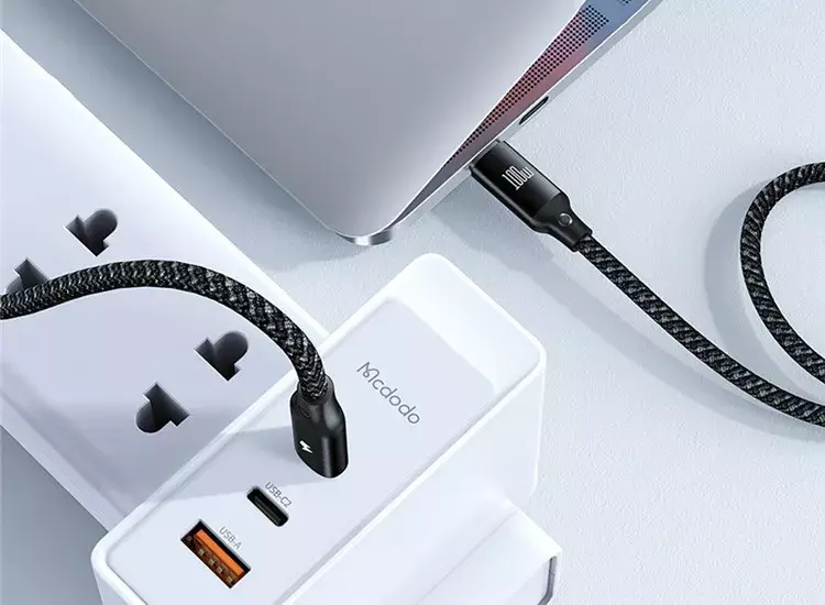 Кабель 3 в 1 McDodo USB-C to Type-C+Lightning+Magsafe (CA-4940) 100W 1.2m чорний фото
