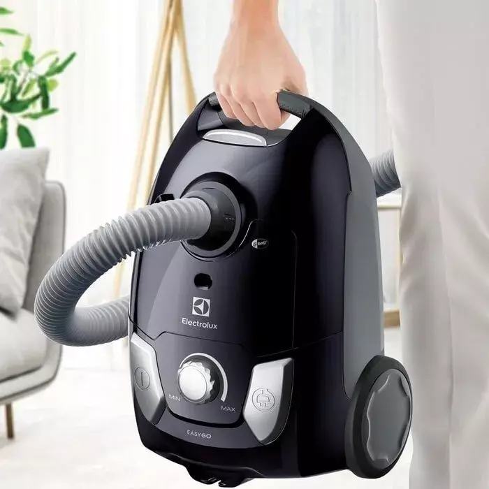 Пилосос для сухого прибирання з мішком Electrolux EEG42EB - фото - №3