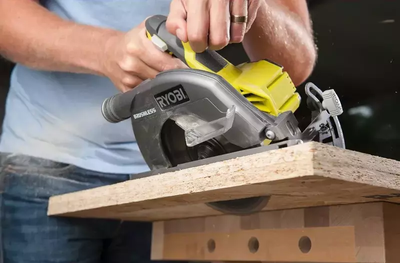 Пила дисковая аккумуляторная Ryobi ONE+ R18CS7-0, 184мм, 18V без АКБ и ЗУ фото
