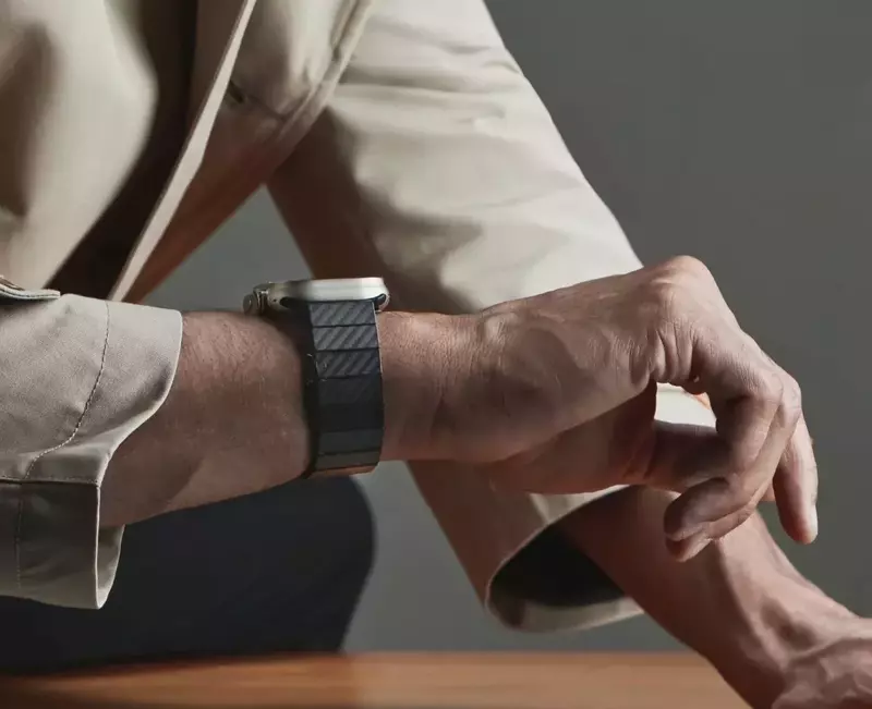Ремешок для Apple Watch 49/45/44mm Pitaka Carbon Fiber Watch Band Modern (Black/Grey) AWB2307 фото