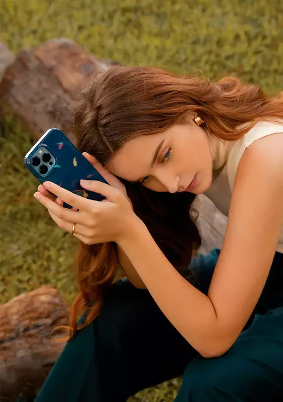 Чохол UNIQ COEHL IPHONE 13 PRO MAX REVERIE PRUSSIAN BLUE (UNIQ-IP6.7HYB(2021)-REVBLU) - фото - №4