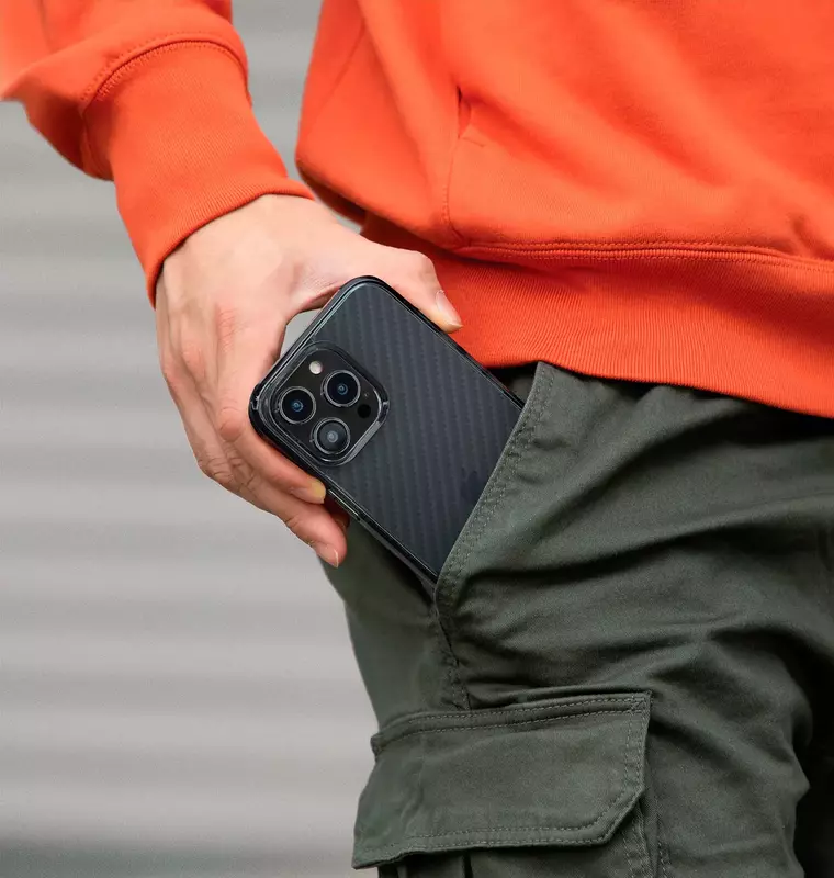 Чохол для Iphone 14 Uniq HYBRID COMBAT CARBON BLACK (UNIQ-IP6.1(2022)-COMBLK) - фото - №7