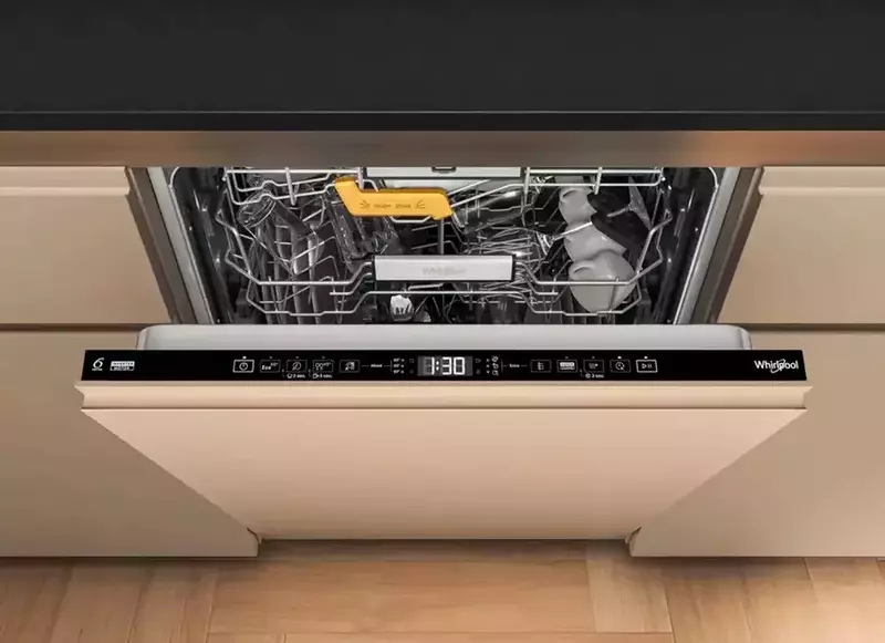 Вбудована посудомийна машина Whirlpool W8IHT58T фото