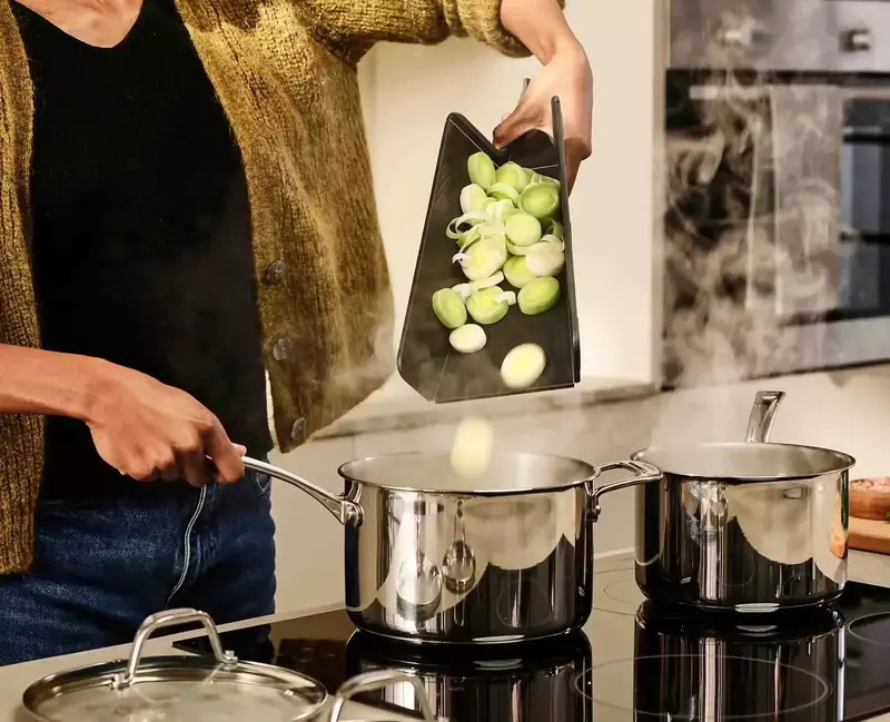 Дошка обробна Joseph Joseph Chop2Pot Plus Large - Black (60205) - фото - №8