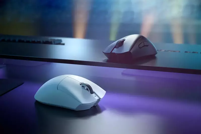 Ігрова миша Razer Death Adder V3 PRO Wireless (White) RZ01-04630200-R3G1 фото