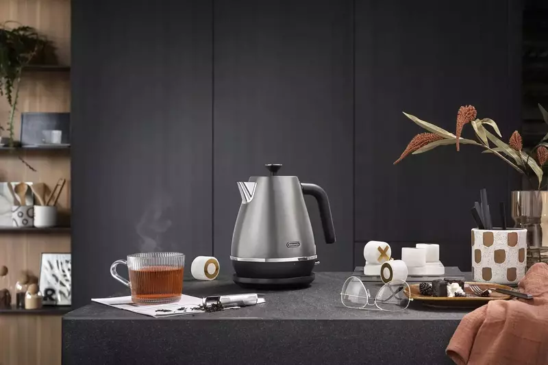 Електрочайник DeLonghi KBIN 2001 TB - фото - №5