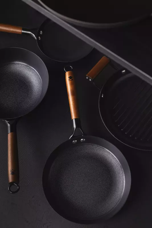 Сковорода чугунная MasterPro Odin, 24 см (BGMP-3816) - фото - №8