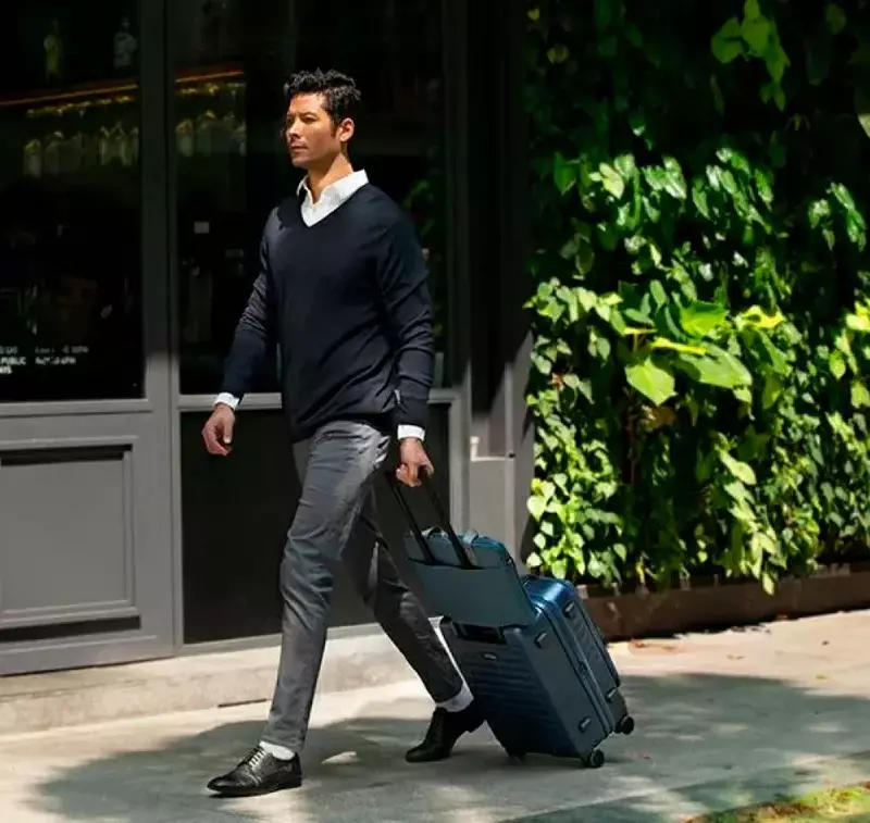 Cумка для ноутбука UNIQ STOCKHOLM PROTECTIVE NYLON MESSENGER BAG (UP TO 16) - MIDNIGHT BLACK (UNIQ-STOCKHOLM(16)-MNBLACK) - фото - №10