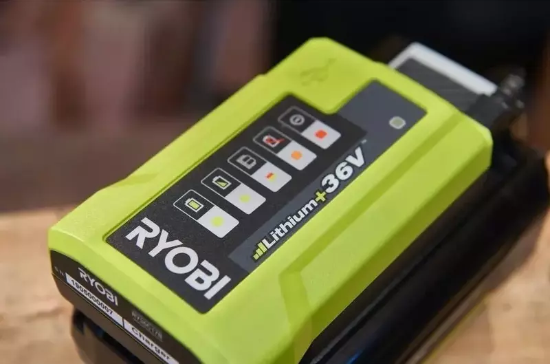 Зарядное устройство для Ryobi RY36C17A, 36V MAX POWER, 1.7А фото