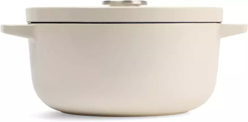 Каструля чавунна з кришкою KitchenAid, 26 см, 5,2 л, колір мигдальний крем (CC006059-001) - фото - №1