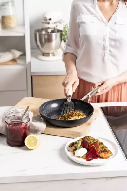 Сковорода KitchenAid FHA, 24 см з керамічним покриттям (CC005693-001) - фото - №7