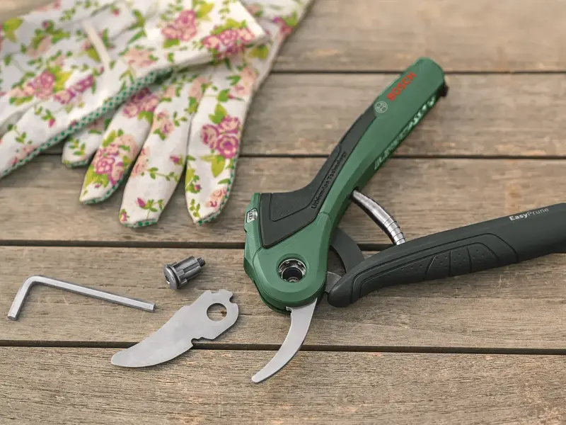 Секатор акумуляторний Bosch EasyPrune, 12V АКБ 2х3Аг (0.600.8B2.102) - фото - №6