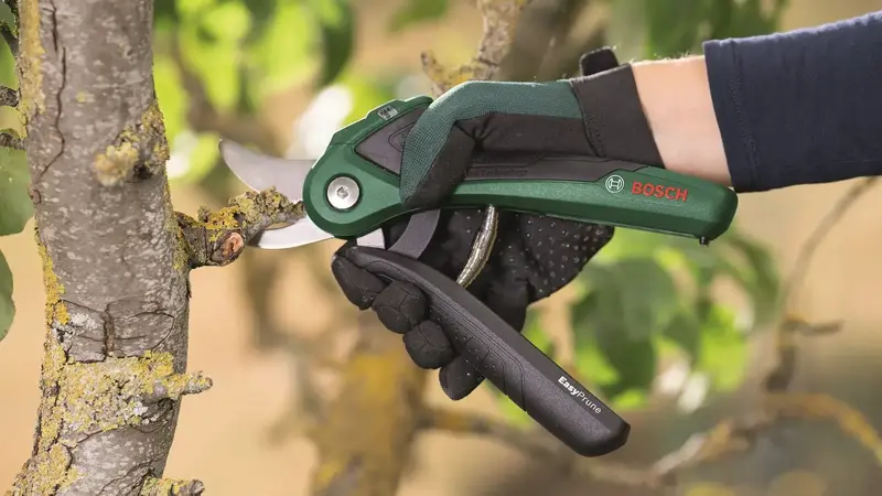 Секатор акумуляторний Bosch EasyPrune, 12V АКБ 2х3Аг (0.600.8B2.102) - фото - №11