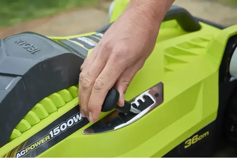 Газонокосарка Ryobi RLM15E36H 1500Вт 36см 45л 20-70мм EasyEdge (5133002345) - фото - №3
