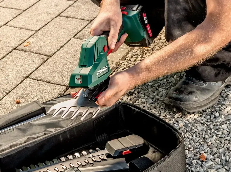Ножиці для трави акумуляторні Metabo SGS 18 LTX Q 18V лезо 11.5 см + насадка (без АКБ та ЗП) фото