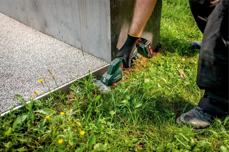 Ножиці для трави акумуляторні Metabo SGS 18 LTX Q 18V лезо 11.5 см + насадка (без АКБ та ЗП) фото