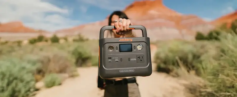 Комплект зарядной станции Jackery Explorer 300 Plus (288 Вт*ч/300 Вт) + солнечная панель 40W фото