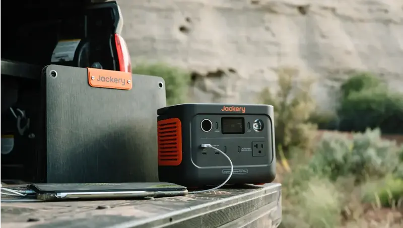 Комплект зарядной станции Jackery Explorer 300 Plus (288 Вт*ч/300 Вт) + солнечная панель 40W фото