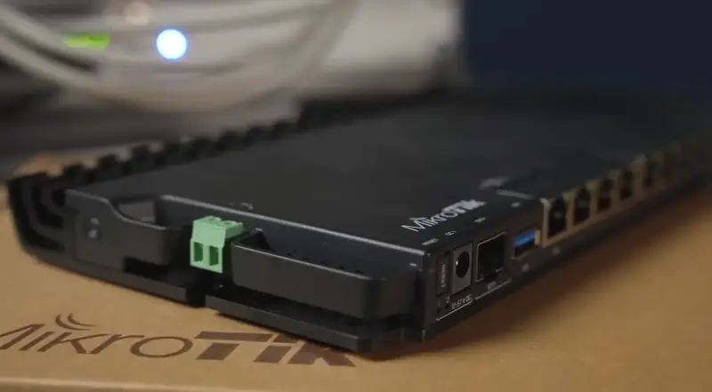 Интернет роутер MikroTik RouterBOARD RB5009UG+S+IN - фото - №2