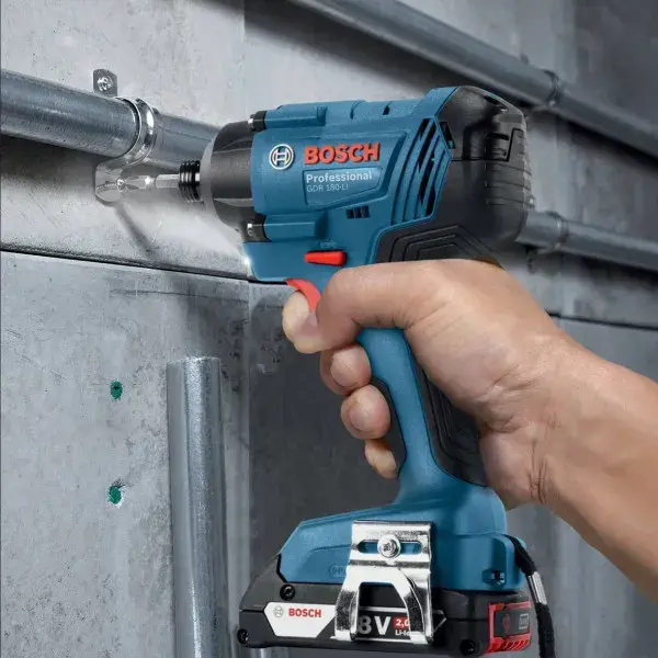 Дриль-гайковерт ударний Bosch GDR 180-Li 18V АКБ 2х2Аг + кейс фото