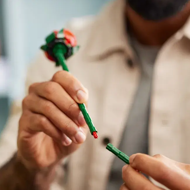 Конструктор LEGO Icons Букет троянд - фото - №7