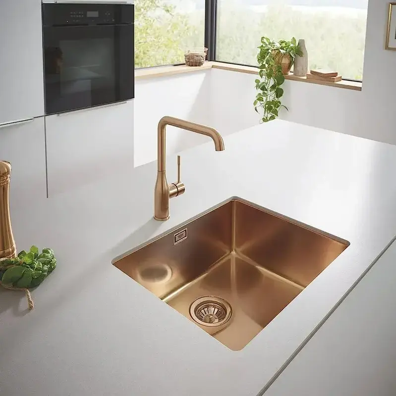 Смеситель для кухни Grohe Essence, длинн.излива - 220мм (30269DL0) фото