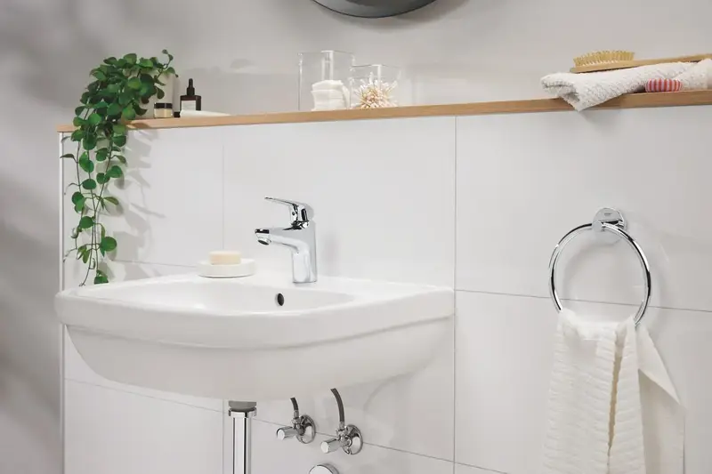 Смеситель для раковины Grohe QuickFix Swift S длинн. излива - 103мм (24318001) фото