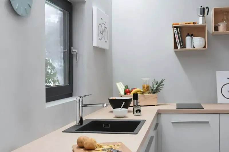 Смеситель для кухни Hansgrohe Focus M42, длинн.излива - 217мм поворотный, KM120TiltFunction (71807000) фото