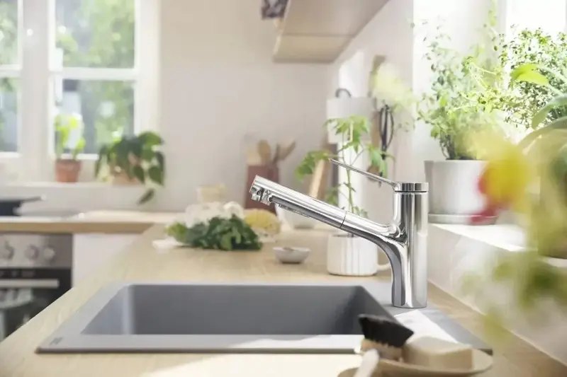 Смеситель для кухни Hansgrohe Zesis M33, длинн.излива - 261мм, вытяжной, KM150, хром (74800000) фото