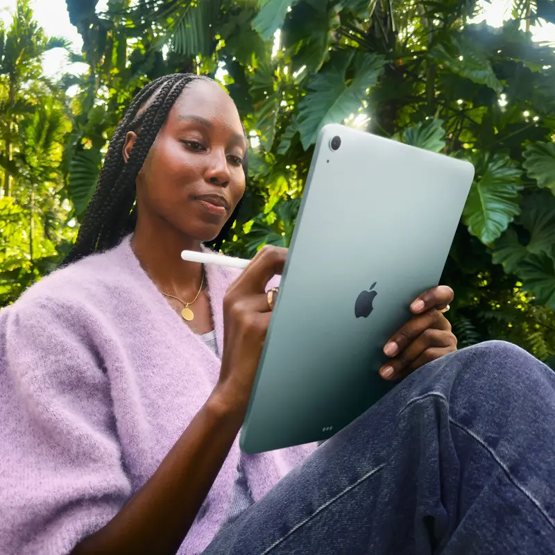 Apple iPad Air 13" 128GB+5G Starlight (MCJ34) 2025 фото