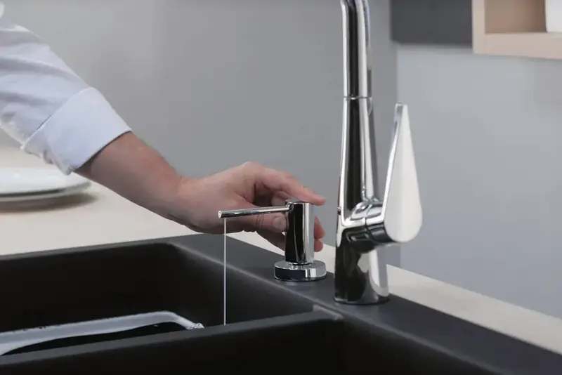 Дозатор для моющих средств Hansgrohe A51, 500мл, хром (40448000) - фото - №4