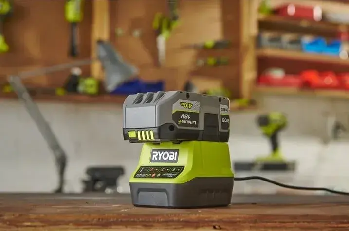 Зарядний пристрій Ryobi ONE+ RC18120 18V 2А - фото - №2