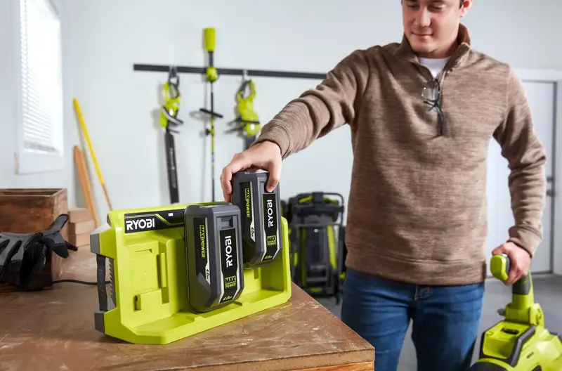 Зарядний пристрій Ryobi Max Power RY36C3PA 36В 4А трипортовий - фото - №1