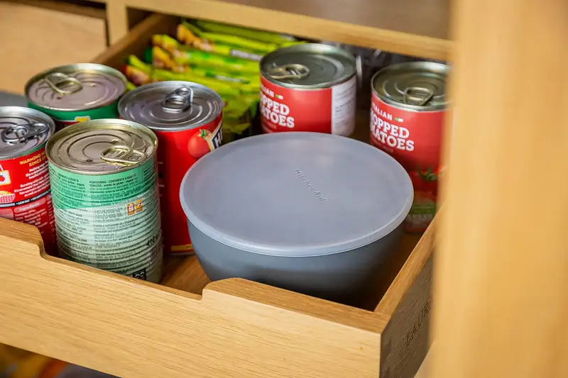 Набір мисок із кришкою KitchenAid Coreline, 4 шт, 355/591/828/1065 мл, сірий (KQG176OSCGG) - фото - №8