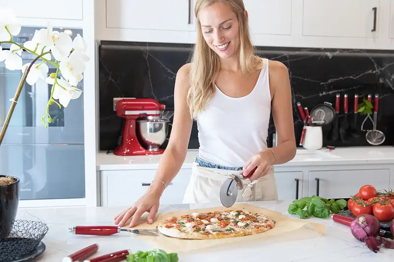 Ніж для піци KitchenAid Coreline, 22,7 см, червоний (KAG113OHERE) - фото - №10