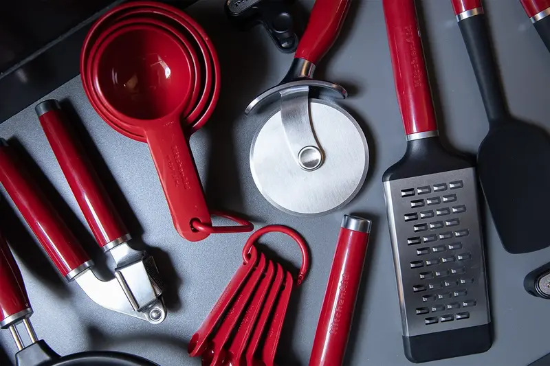 Ніж для піци KitchenAid Coreline, 22,7 см, червоний (KAG113OHERE) - фото - №13