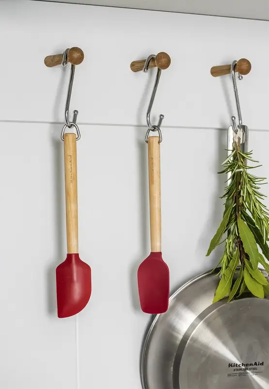 Набор лопаток для теста KitchenAid Coreline, 2 шт, 23,5 см, береза, красный (KQR750OHERE) - фото - №7