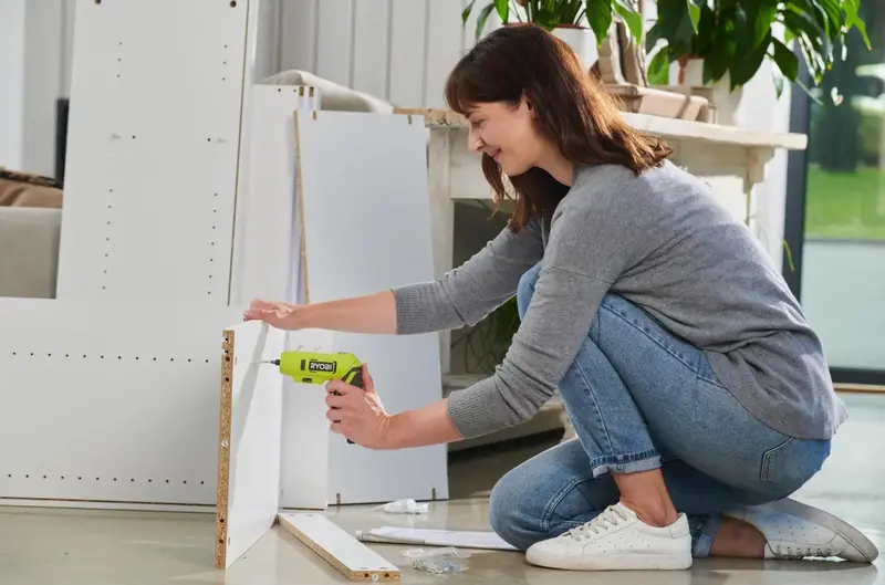 Викрутка акумуляторна Ryobi USB Lithium RSDP4-120G 4V АКБ 1х2Аг поворотна ручка фото