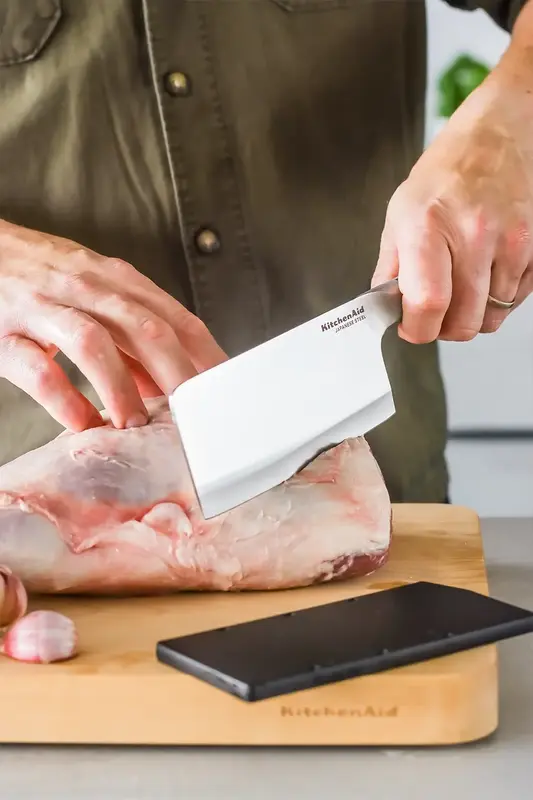 Ніж-топірець KitchenAid Coreline із захисним чохлом для леза, 15 см (KOG6IVSSOHOBA) - фото - №7