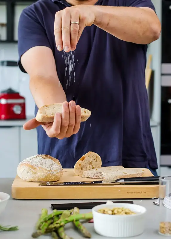 Ніж для хліба KitchenAid Coreline із захисним чохлом для леза, 20 см (KOG8IRSSOHOBA) - фото - №11