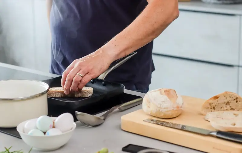 Ніж для хліба KitchenAid Coreline із захисним чохлом для леза, 20 см (KOG8IRSSOHOBA) - фото - №13