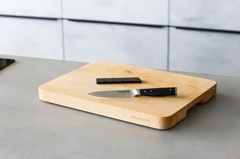 Ніж універсальний KitchenAid Coreline із захисним чохлом для леза, 11 см (KOG45TSSOHOBA) - фото - №12