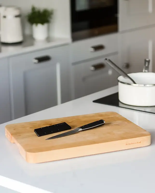 Ніж універсальний KitchenAid Coreline із захисним чохлом для леза, 11 см (KOG45TSSOHOBA) - фото - №7