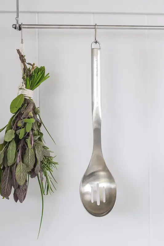 Ложка кухонна з прорізами KitchenAid Premium, 33,8 см (KMG004OHSS) - фото - №9