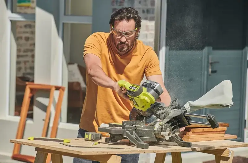 Пила торцювальна акумуляторна Ryobi ONE+ RMS18190-0 з протяжкою 18V диск 190мм без АКБ та ЗП - фото - №6